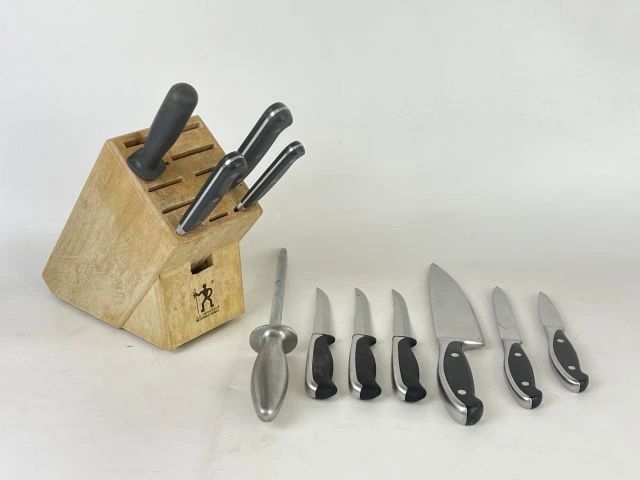 Gallery One Online Auction in Conroe, TX starts on 1/7/2024