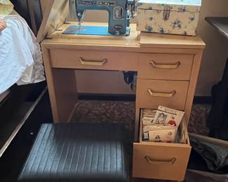 Vintage Stitchmaster sewing machine and cabinet....
