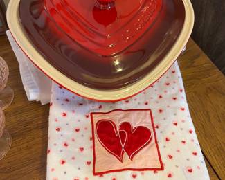 Le Creuset heart shaped dutch oven