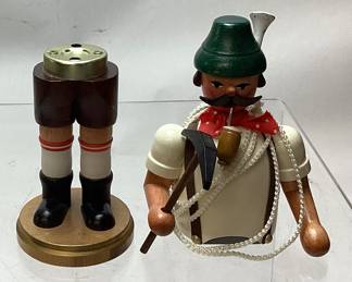 VINTAGE ERZGEBIRGE HIKER SMOKER