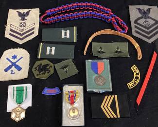 COLLECTIBLE U.S. MILITARY PATCHES, MEDAL
