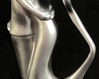 SILVER COLORED METAL COUPLE FIGURINE