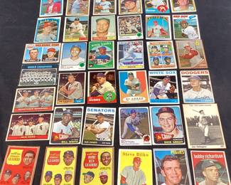 1950s-70s TOPPS, DONRUSS, FLEER,  UPPER DECK BASEBALL CARDS, ERNIE BANKS, JOHNNY BENCH, 1961 STRIKEOUT LEADERS SANDY KOUFAX, WILLIE MAYS, DON BAYLOR, DAVE DE BUSSCHERE, TOMMY JOHN, BOB GIBSON,
