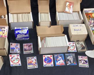 LARGE GROUP ASSORTED BASEBALL, FOOTBALL, HOCKEY, BASKETBALL CARDS, 1970s-1990s, BILLY SIMS, BRET FAVRE, BRET SABERHAGAN, DWIGHT GOODEN, FRANK THOMAS, PETE ROSE, FLEER, DONRUSS, TOPPS, UPPER DECK