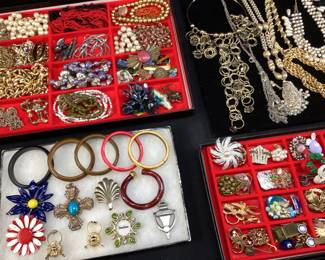 CHOICE TRAY COSTUME JEWELRY