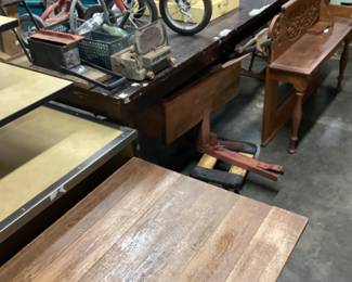 CHOICE LOT OFF TABLES