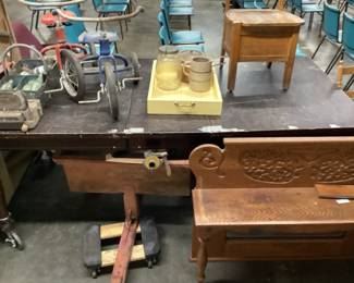 CHOICE LOT OFF TABLES