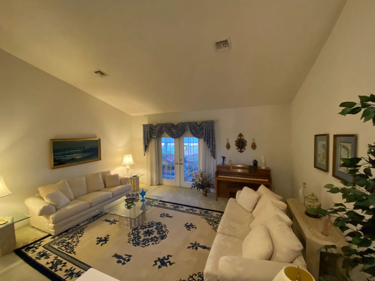 Lake Yale Estate 2013 Cadillac , Handwoven... starts on 1/11/2024