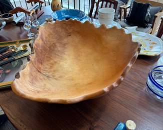 Wooden Serving Bowl with Scalloped Edge