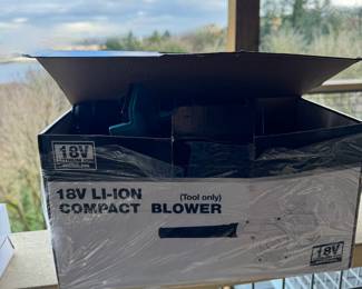 18V Li-Ion Compact Blower