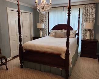 Queen 4 Post Bed