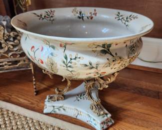 Urn with floral details and Brass