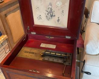 1896 Regina Interchangeable Disc Music Box