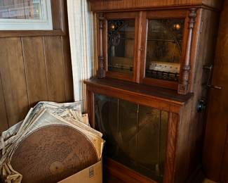 Regina Corona Upright Disc Player Music Box/Cabinet