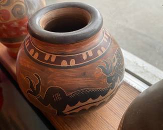 Costa Rican Clay Pottery Vase with Lizard Design