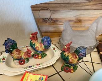 Fitz & Floyd Rooster Salt and Pepper Shakers, Frosted Glass Chicken on a Nest 