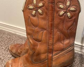 Dingo Women's Cowboy Boots with Floral Design