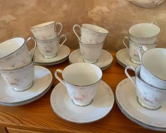 Noritake Carthage - Teacup & Saucers - Service for 11