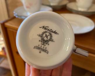 Noritake Carthage - Teacup & Saucers - Service for 11