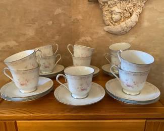 Noritake Carthage - Teacup & Saucers - Service for 11