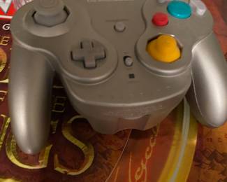 Nintendo GameCube Wavebird Platinum Controller