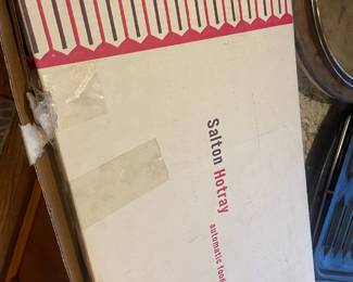 1970's Salton Hotray - Automatic Food Warmer
