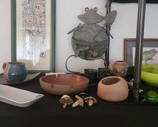Rectangular Dish, Pottery, Frogs