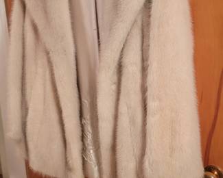 Dittrich Fur, Mink embroiders lining very nice
