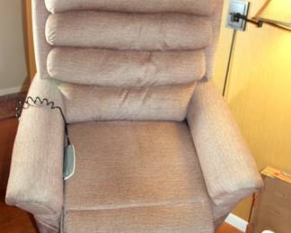 Like New Pride Lift Chair