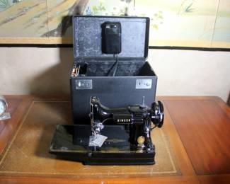 Singer Featherweight Sewing Machine
