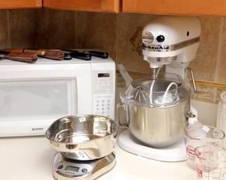 2 of 2 Kitchen Aid Mixers, Microwave