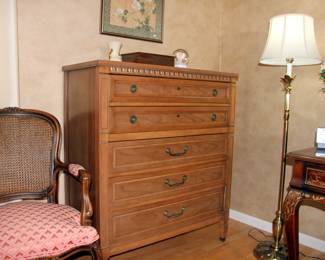 United Furniture King Bedroom Set