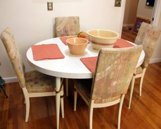 Kitchen Table with 4 Chairs