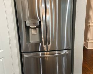LG Refrigerator 2019 Model # LFXS28968S/02