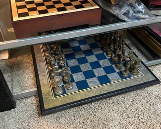 Chess set and checker set