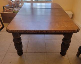 Antique crank table with 1 leaf $250