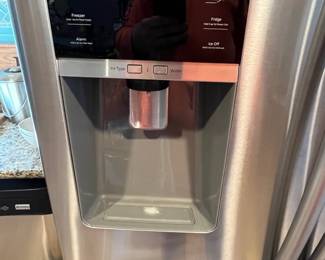 Built-in ice and water