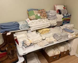 Nice linens and pillows