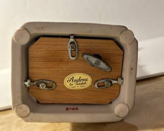 Minute-man porcelain soldier figurine by Andrea/Sadek, musical. Plays "God Bless America". 9.5" tall. EUC --- $75