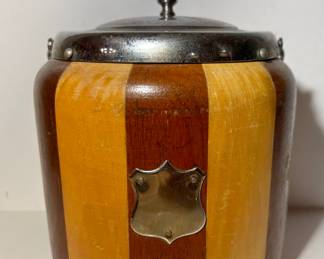 Vintage English Oak Biscuit Jar w/Applied Shield. Measures 5.5h x 6 round. --- $24