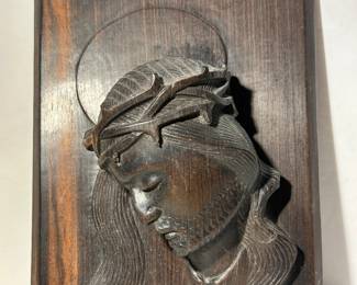 Vintage wood carving Jesus with Crown of Thorns. EUC. Measures 8.25h x 6w --- $28