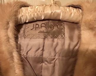 Vintage. Autumn  JP Allen Mink Stole Bridal Wrap, Medium. Excellent Condition.  —- $230
