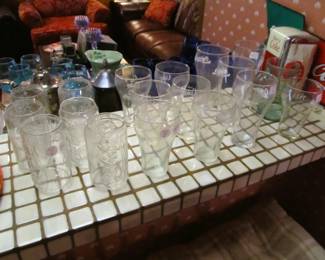 Vintage Coca-Cola glassware & metal decorative wares