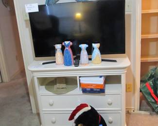40" TV, Off-white storage or entertainment cabinet