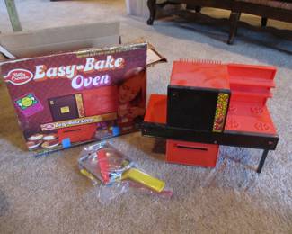 Vintage 1970's Kenner Easy Bake Oven. Groovy!