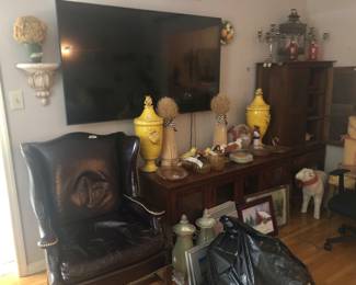 Tvs, furniture and doo dads