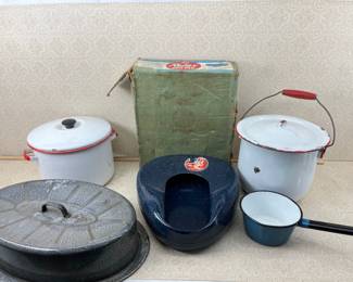 5+ Pcs of Graniteware