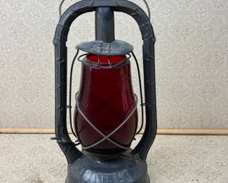 Red Globe Monarch Dietz NY USA Gray Lantern