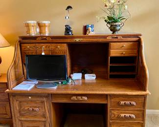 Lovely roll top desk, smaller size 