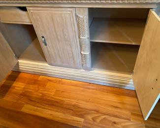 Lexington Furniture, lovely blonde oak dining set with two leaves and 6 chairs, has a stylish Grecian flair. Matching buffet and floor lamp 